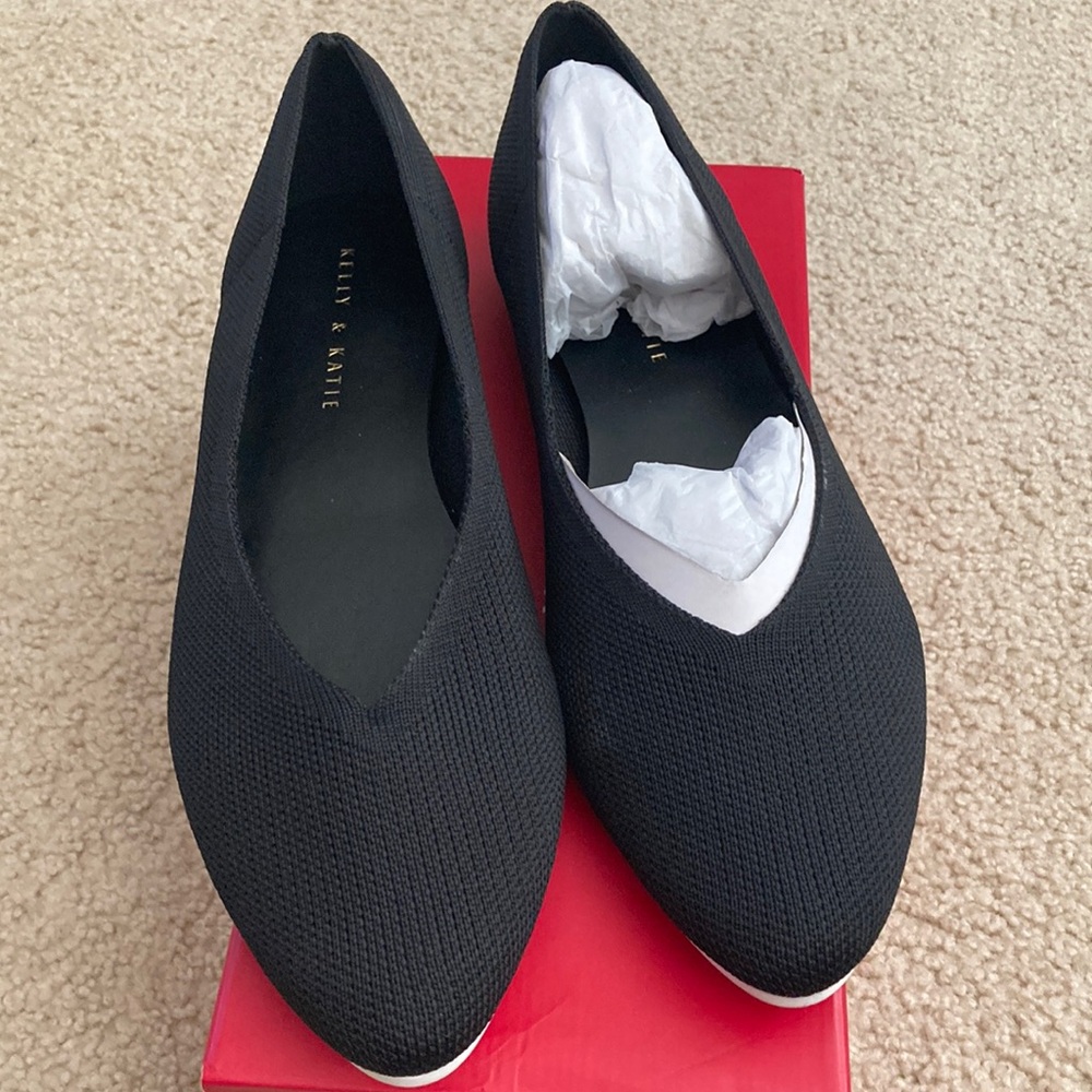 NWT Kelly & Katie knit slips ons